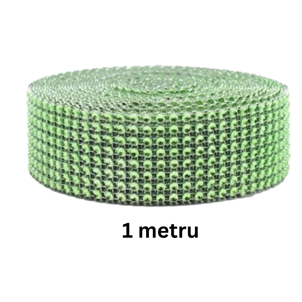 Banda Panglica cu Strasuri Decorativa de Lipit Aplicat din Acril 6 Siruri Rhinestones Verde Fistic 1 m