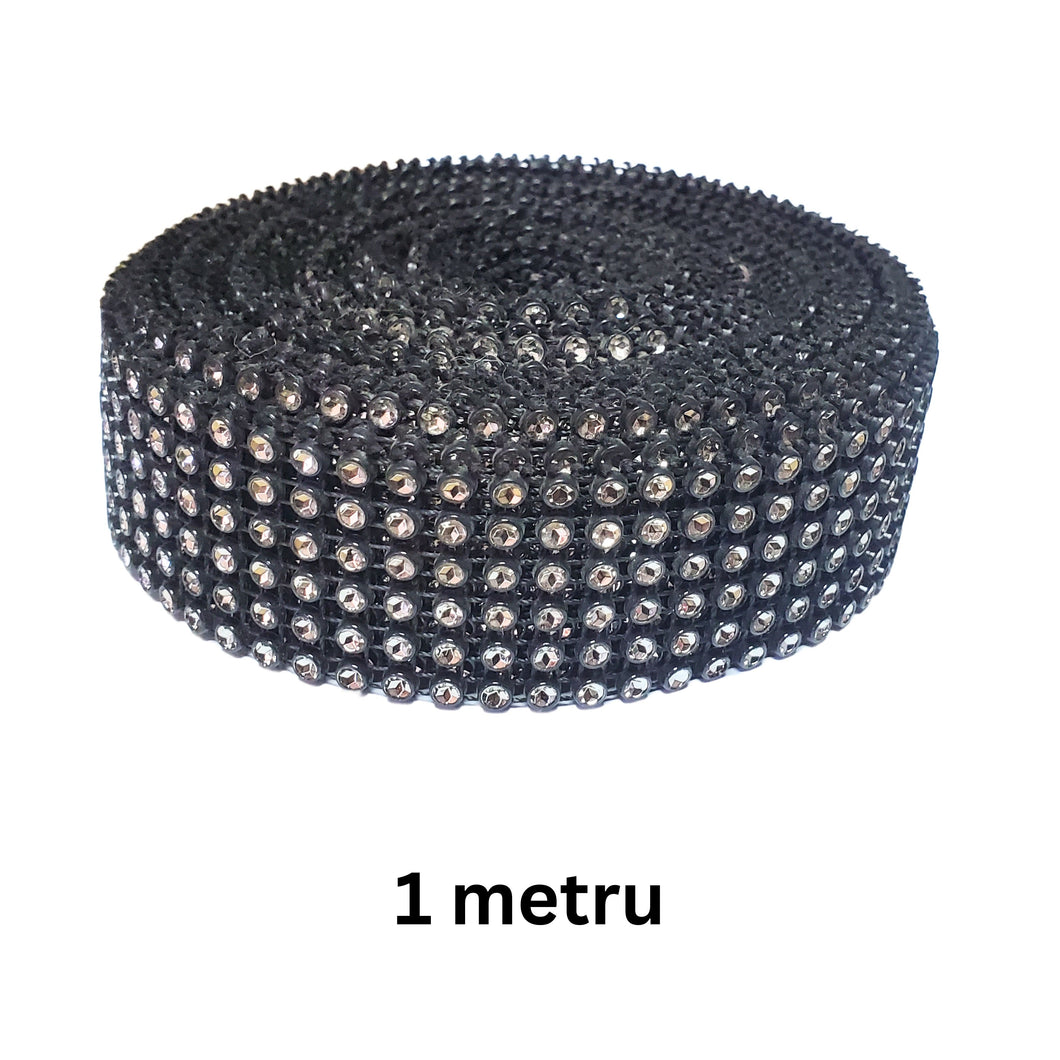 Banda Panglica cu Strasuri Decorativa de Lipit Aplicat din Acril 6 Siruri Rhinestones Negru-Argintiu 1 m