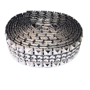 Banda Panglica cu Strasuri Decorativa de Lipit Aplicat din Acril 4 Siruri si Patrate Rhinestones Argintii Silver 1 m de cusut