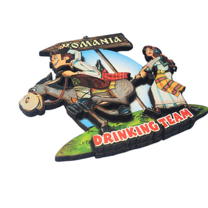 Magnet Decorativ de Frigider Cu Motive Traditionale Pereche Tarani Romania Drinking Team Costum Popular