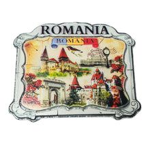 Încărcați imaginea în Galerie, Magnet Decorativ de Frigider Vlad Tepes Suvenir din Ceramica Castele din Romania Motive Traditionale