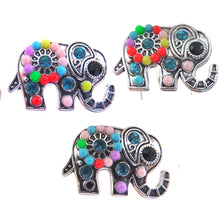 Încărcați imaginea în Galerie, Brosa Martisor Elefant cu Margele Multicolore din Metal Cadou Doamne